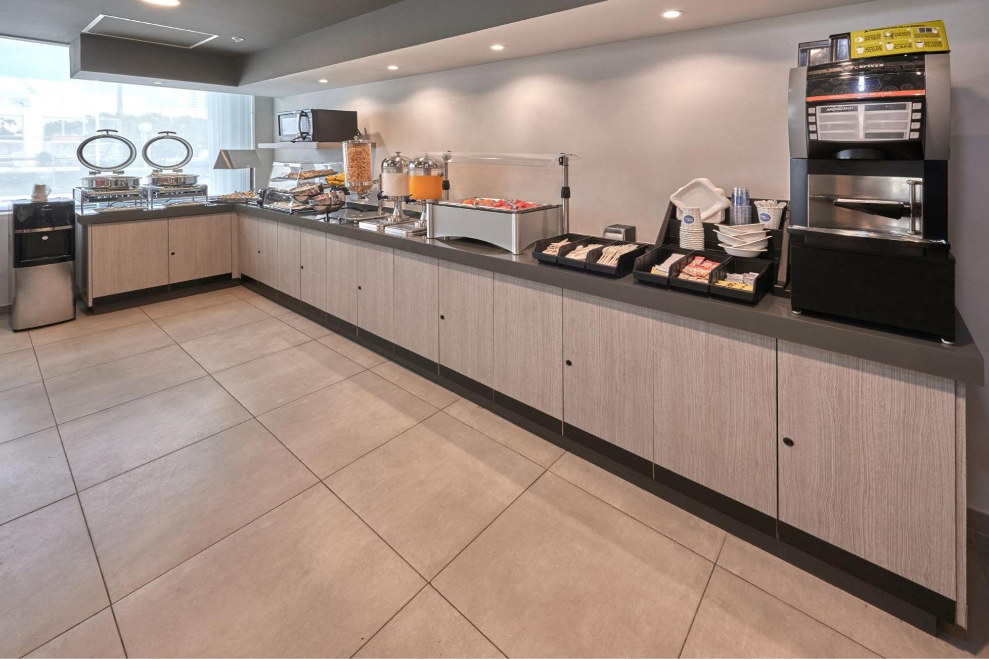 City Express Junior By Marriott Cancun Ngoại thất bức ảnh